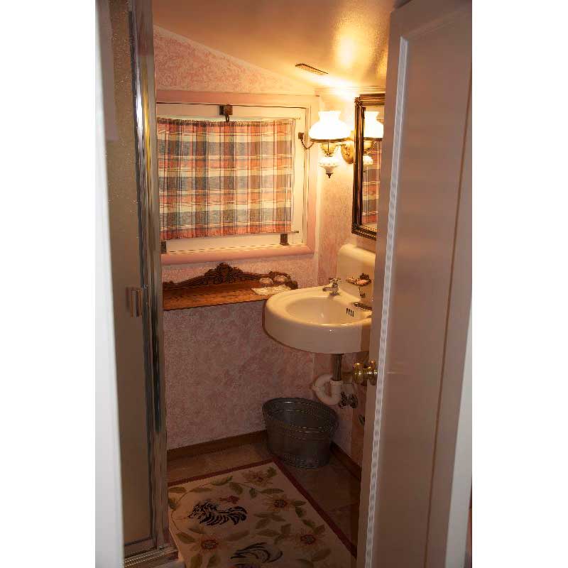 meadow-creek-ranch-inn-country-cottage_03